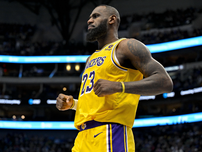 热火球员扬尼斯-阿德托昆博在接受ESPN记者奥姆-扬米苏克采访时，谈到了詹姆斯加