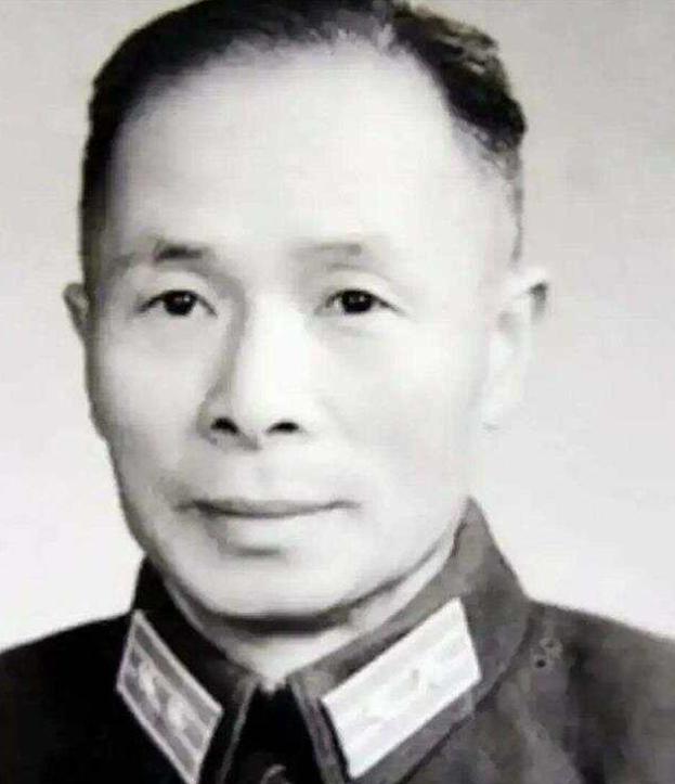 1947年孟良崮，74师参谋长魏振钺指挥残部顽抗后扔剑就擒，谁也没想到，他被俘后