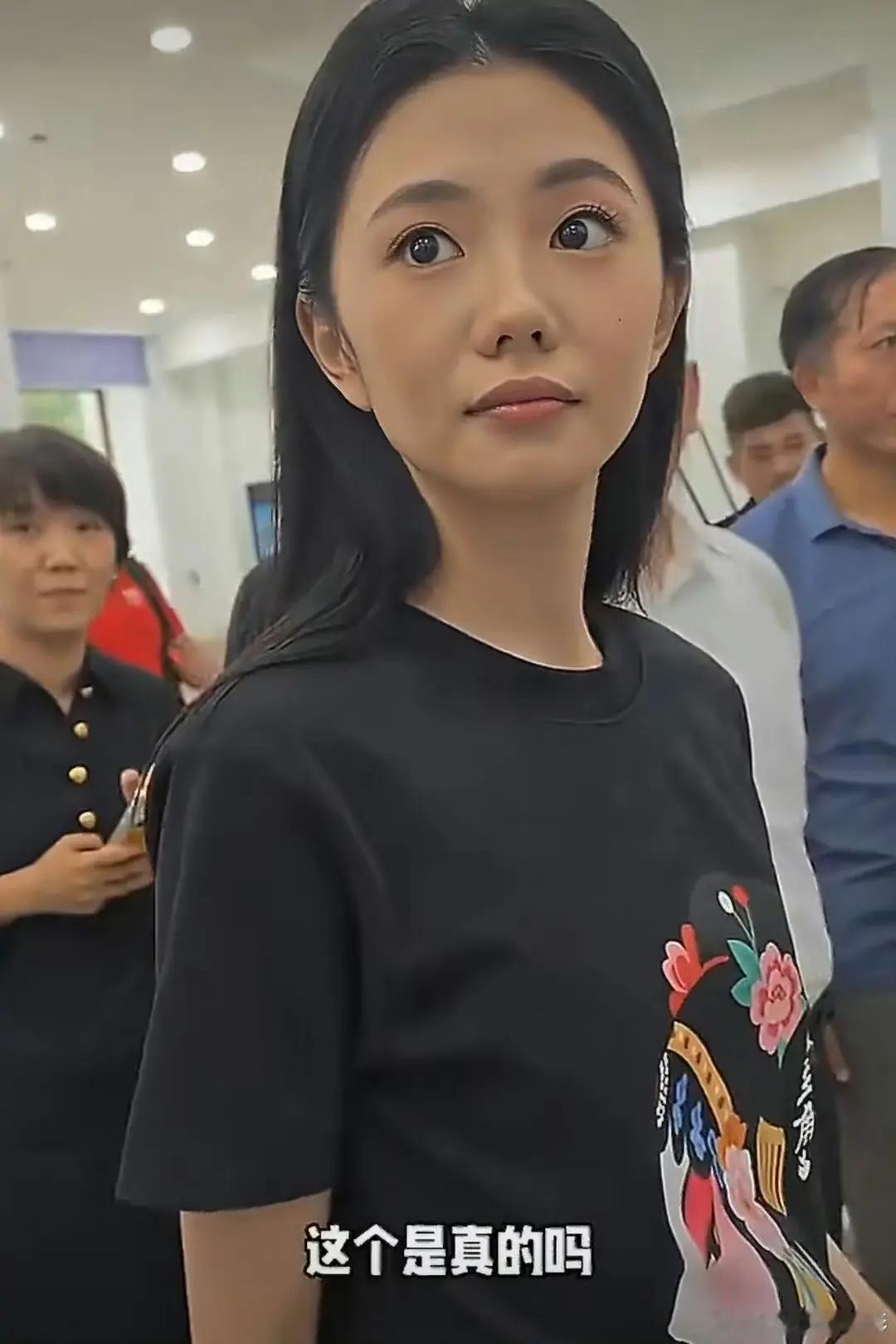 刘浩存这鼻子真的好像猪鼻子啊​​​
