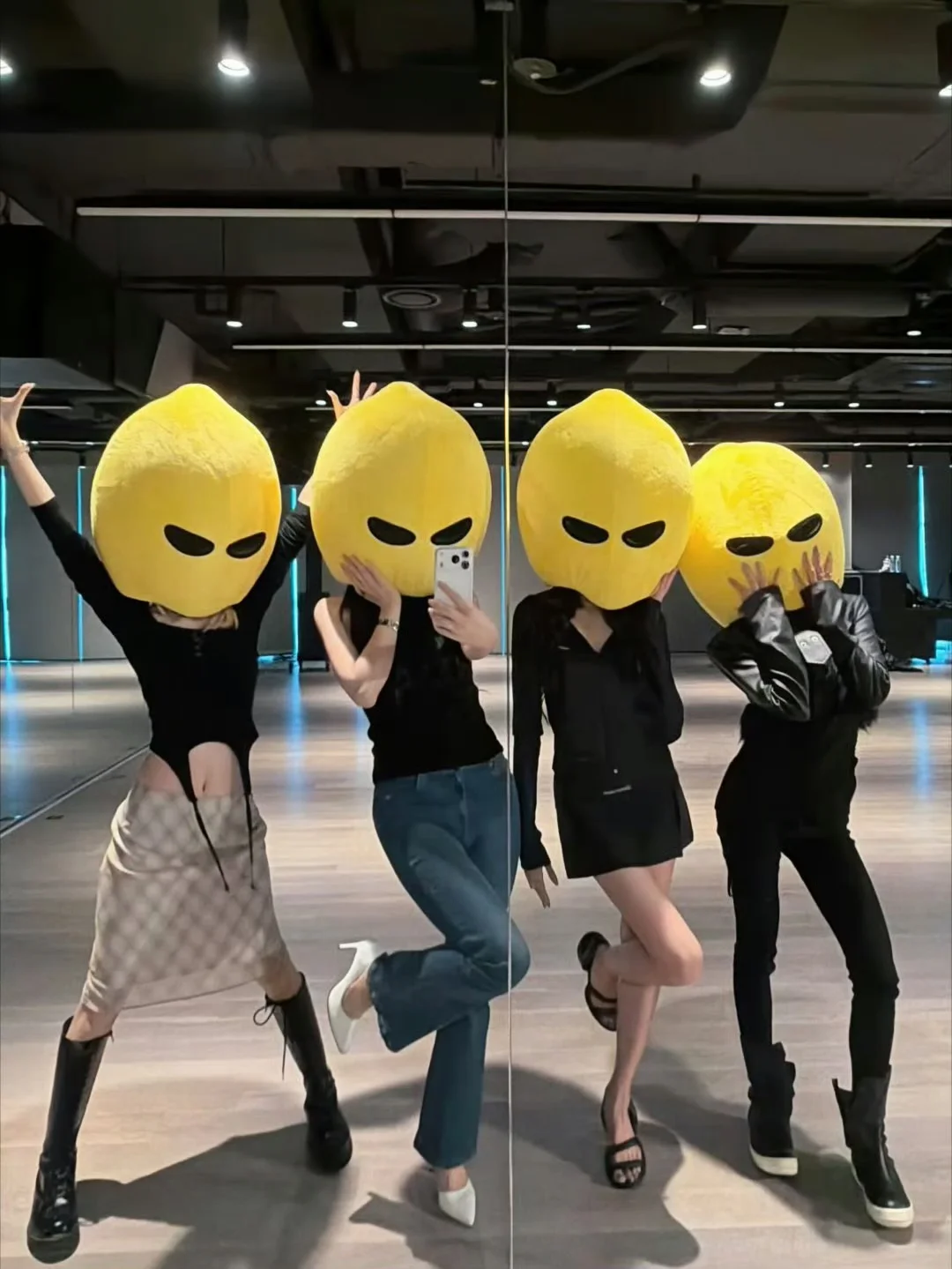 我勒个..谁来管管这个aespa！