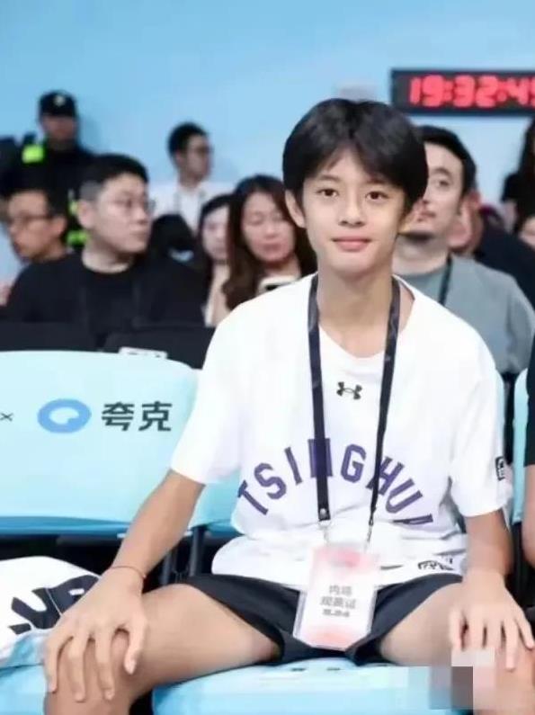 孙俪的儿子果然是把投胎研究的很透彻呀！难怪都说投胎是门学问。看这小伙子的颜值和