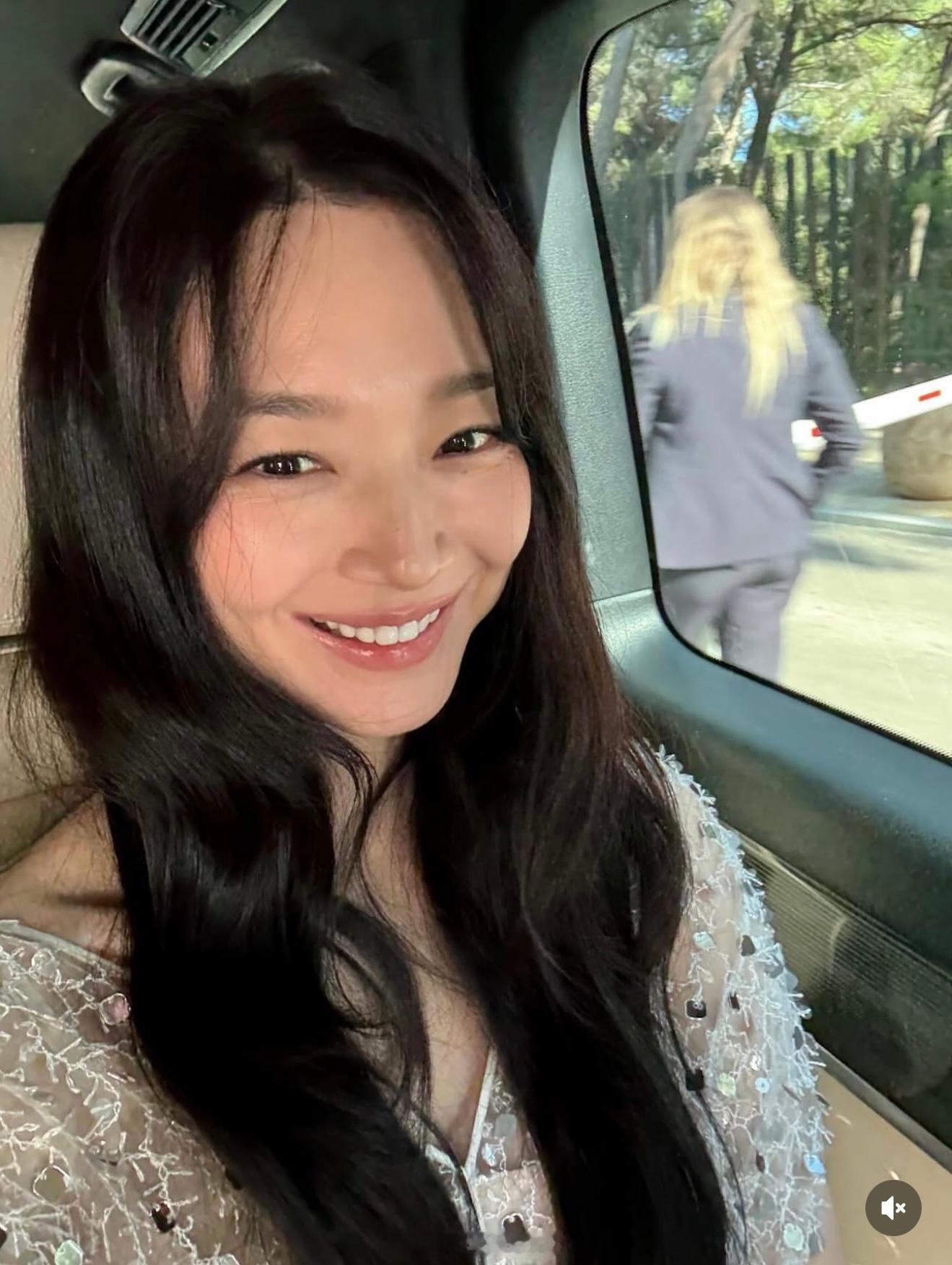 申敏儿申敏儿意大利🇮🇹游41岁保养特别好的九尾狐​​​