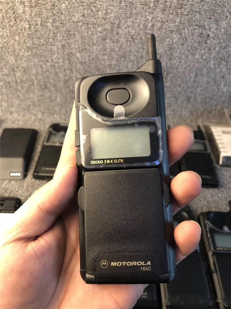 摩托罗拉手机是博主内心的白月光。博主小时候接触的第一部手机，就是摩托罗拉手机