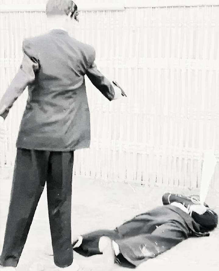 1949年5月，上海闸北宋公园国民党特务正在抢杀陈惕庐同志时的一幕，彼时的陈惕庐