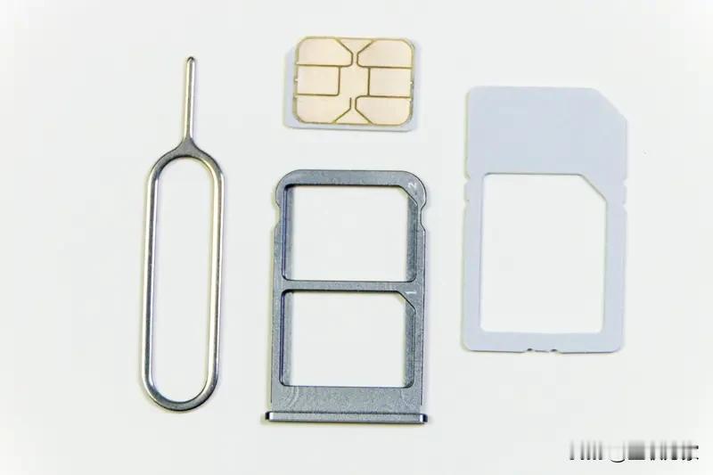 废旧SIM卡能“炼金”的视频在网上火了，自媒体宣称每张SIM卡含0.0