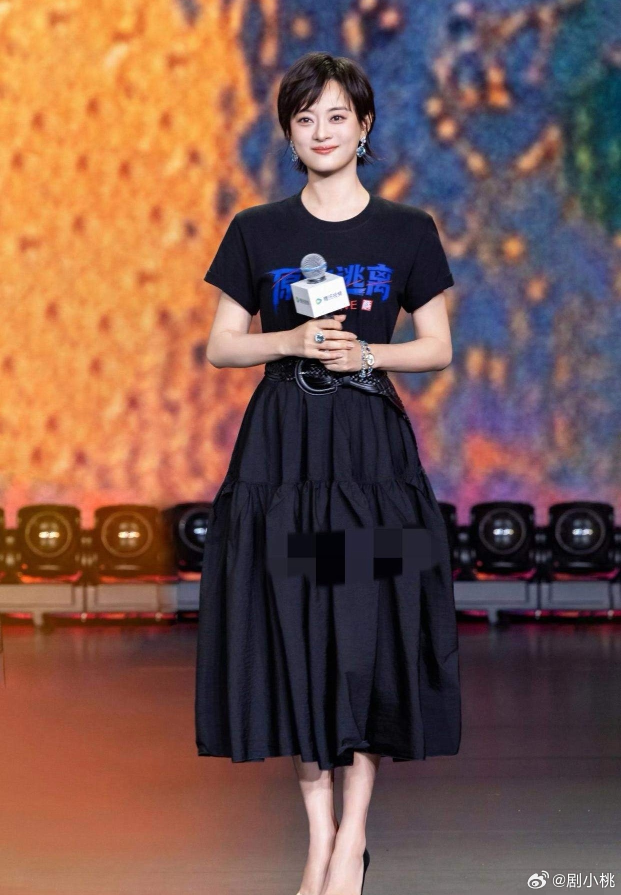 1.动物女星现在的处境才是尴尬，大佬跑路嫌她拖累了自己，她手上没多少资源了。2.