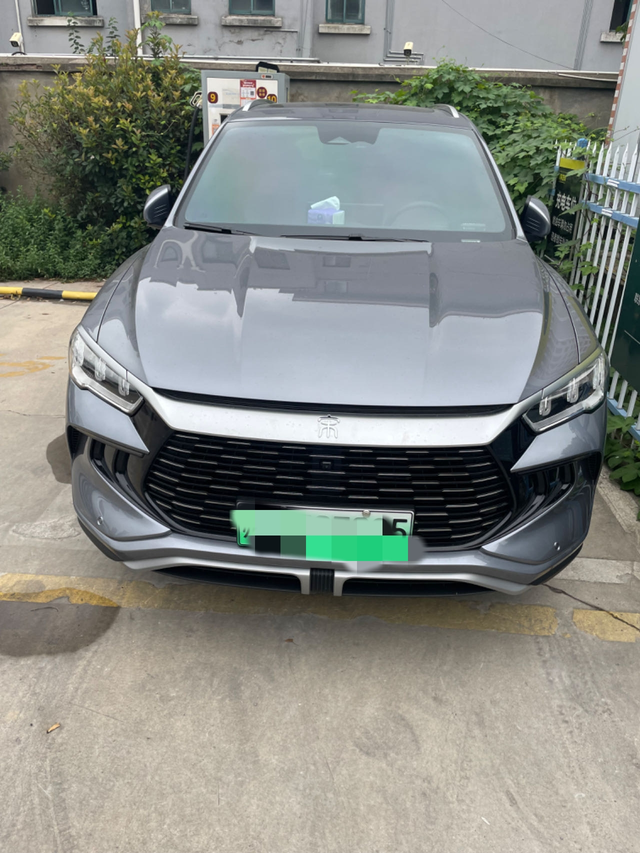 提车一年了，总体还是很满意的去年9月提的车，开了两万公里了，除去降价肉疼以外其