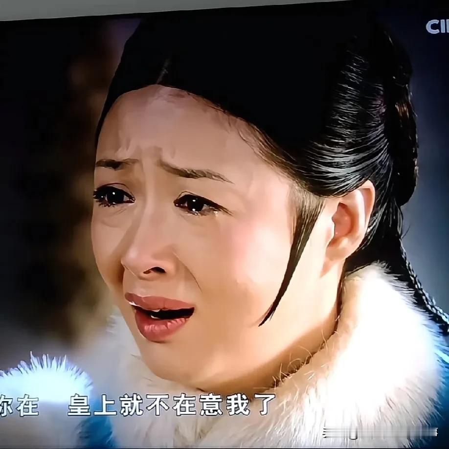 《甄嬛传》里的华妃，要是没死成，还能复宠吗？感觉悬。宫里人哪有没点可怜底色
