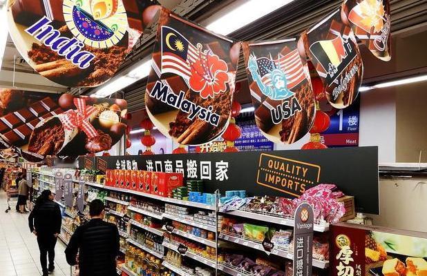 这回该轮到美国“坐立不安”了！美国把对中国的关税从最高145%一路降下来，却惊讶