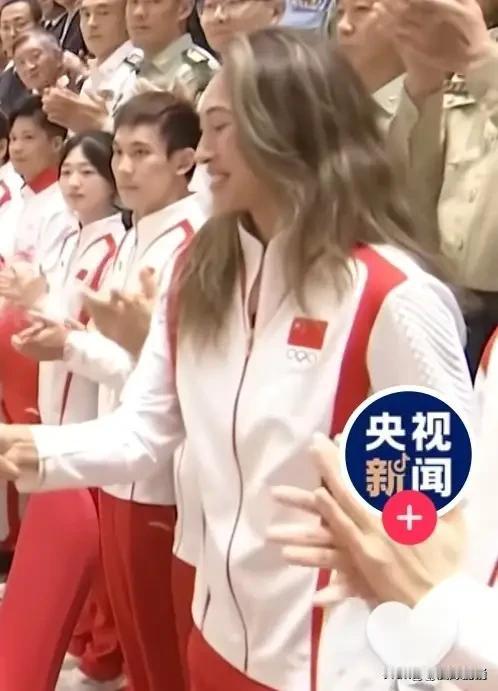 郑钦文排在第一，央视新闻的C位！这个第一位不是谁想站第一位就第一的，那也得看