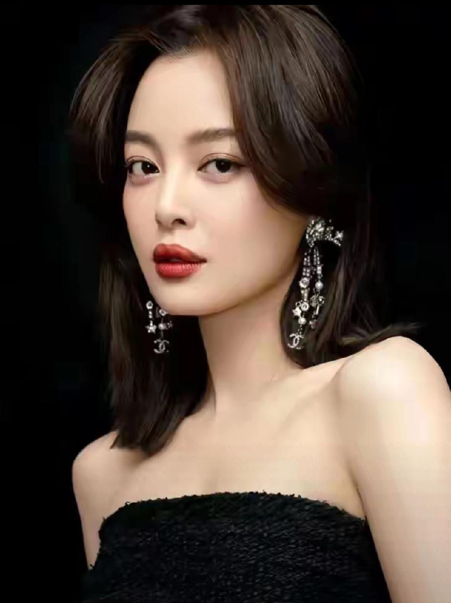 格局拉满！倪妮当众向张艺谋引荐辛芷蕾，双向奔赴太好哭2026微博之