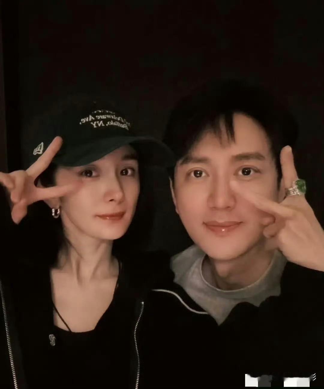 王仁君和杨幂鲜少被提及的同窗缘分让人感慨，两人同为北电2005级表演系的同学，上