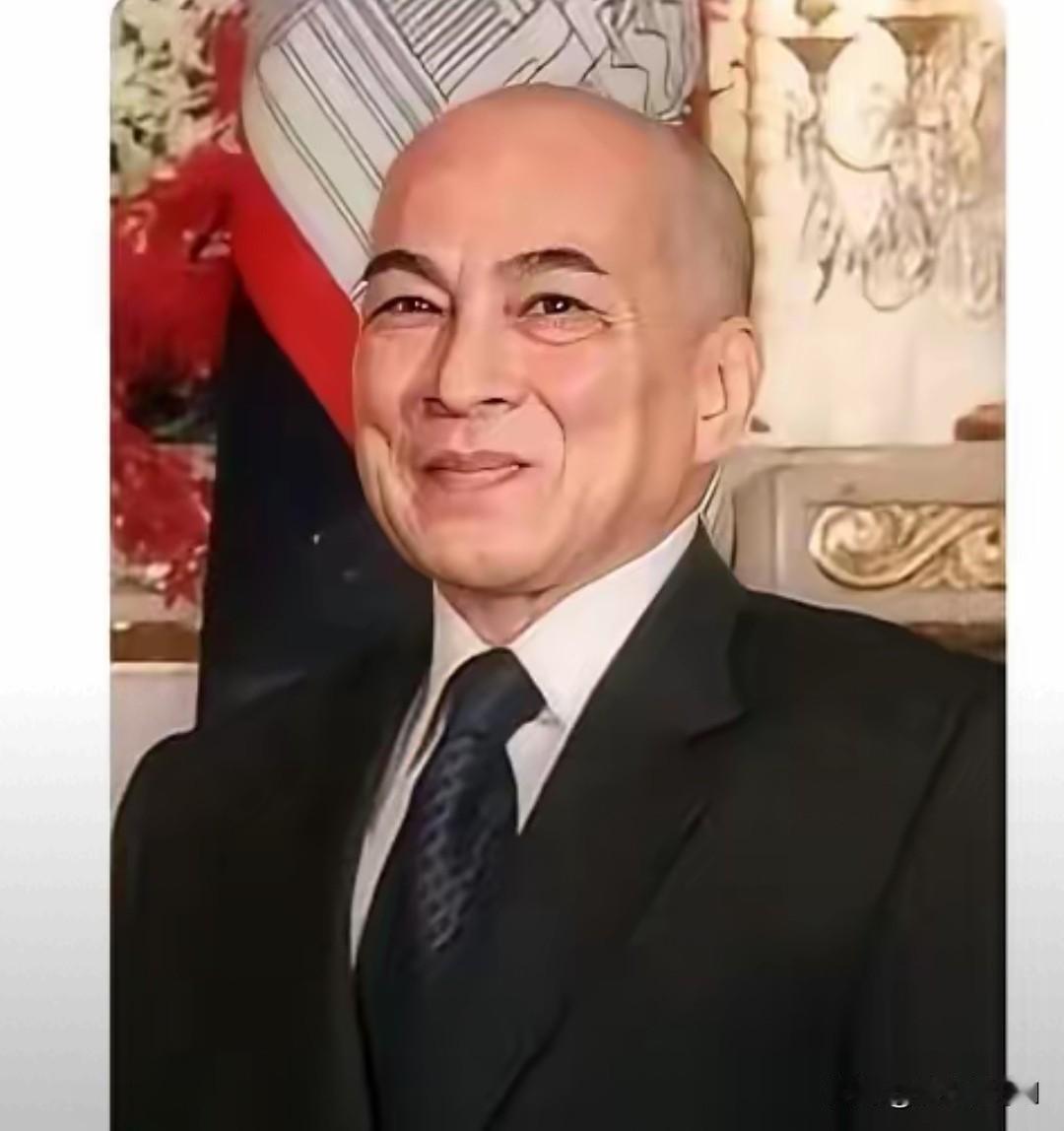 洪森玩脱了，西哈莫尼要接盘？洪森这回真栽了，边境冲突没捞着好处，反而把柬埔寨