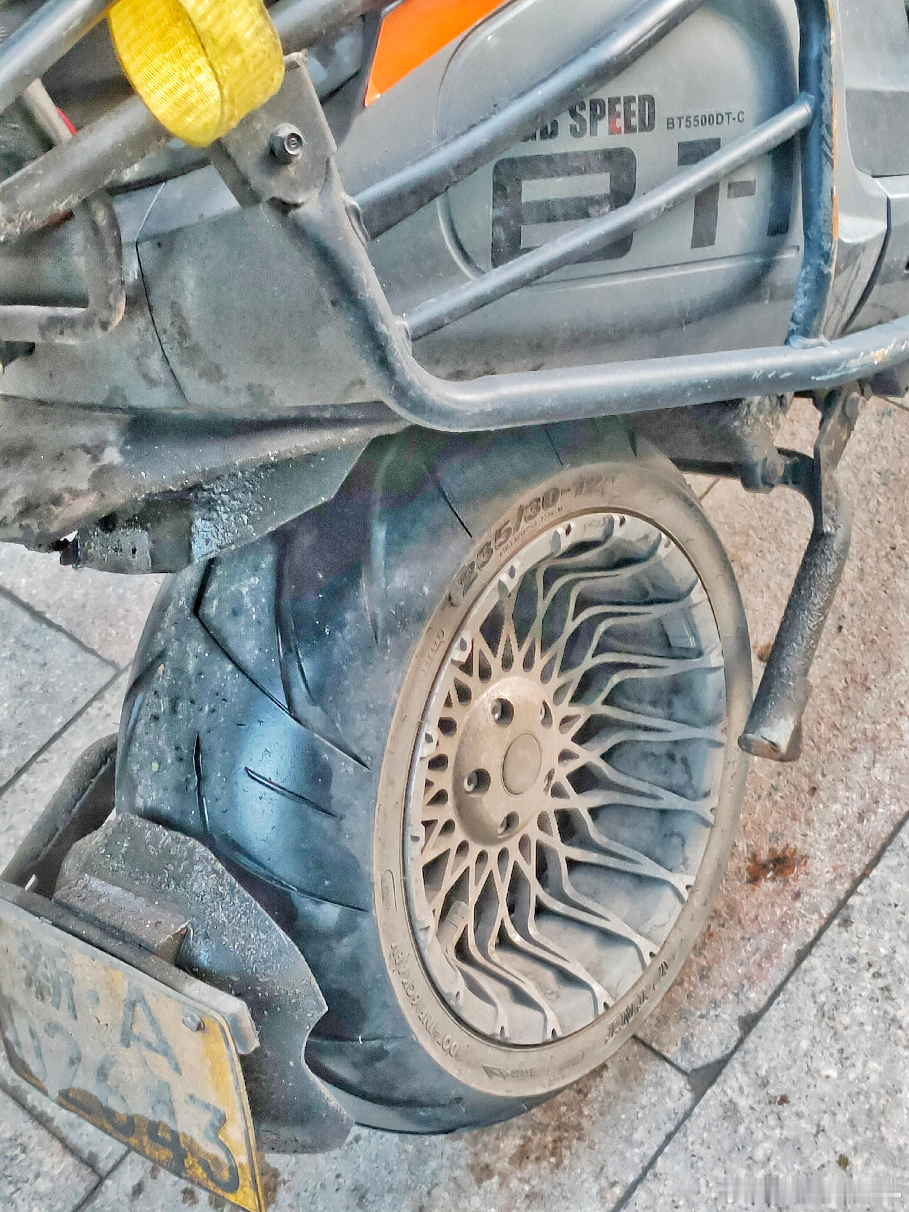 电驴的雪地胎和热熔胎？