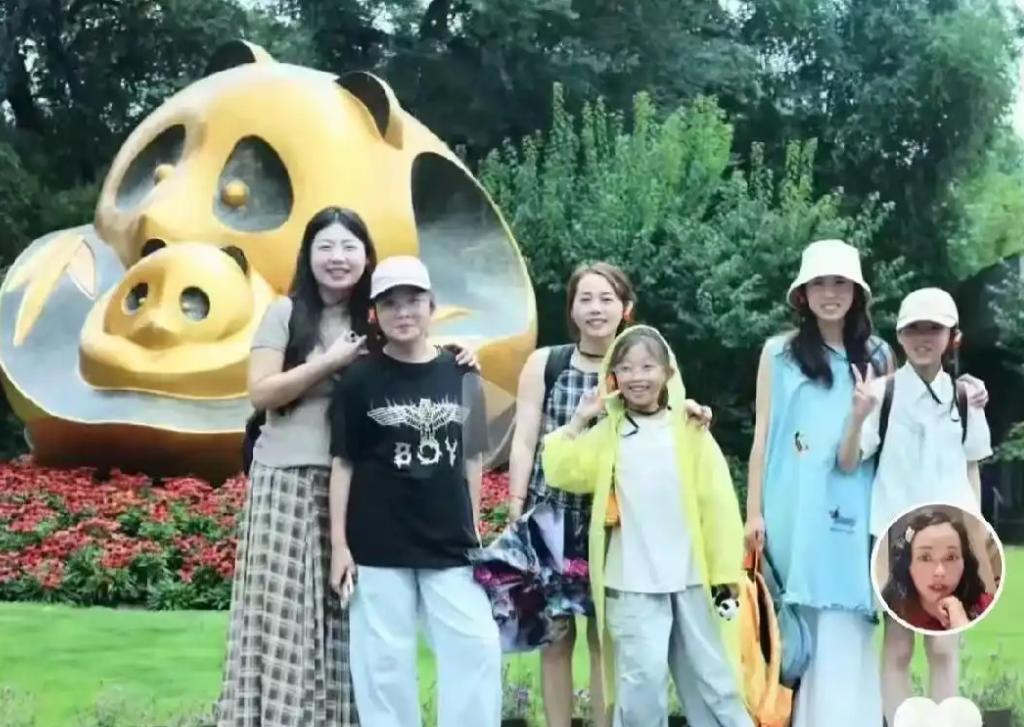 江苏泰州6名游客包车川西游坠河，知情网友：3姐妹带着各自女儿。7月初，四川一连几