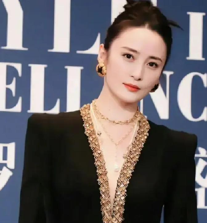 蒋勤勤是不是第三者，答案藏在吴越2023年的获奖感言里。2005年拍《乔家