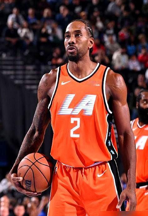 快船伦纳德合同遭联盟调查！2024年伦纳德签了三年1.5亿合同，本来是帮