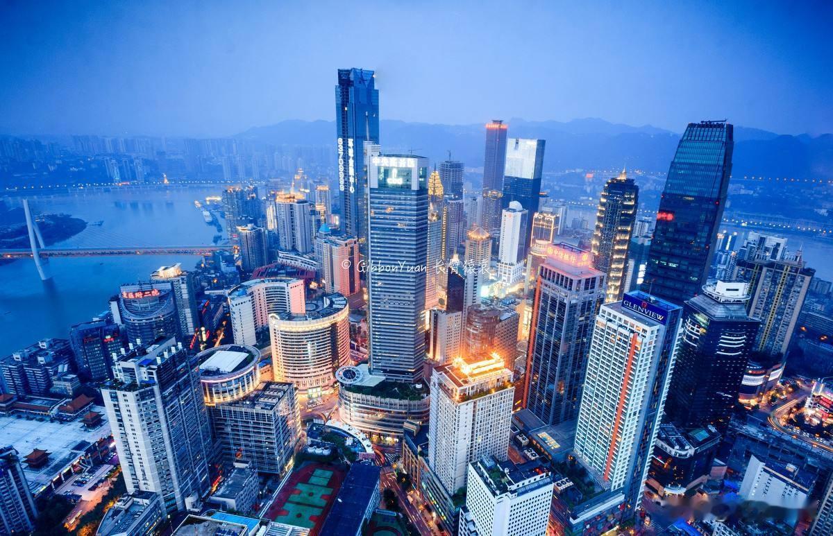 重庆上半年成绩单出炉：压力不小2026年上半年，重庆实现GDP16702.