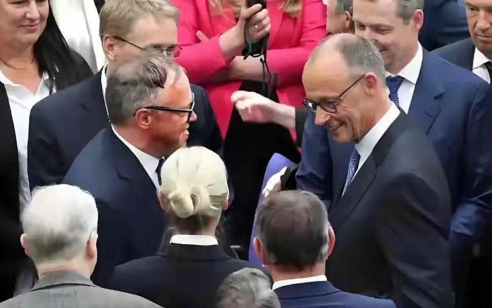 销量暴跌70%，德车企集体逼宫默茨想在中国拿钱绝无可能