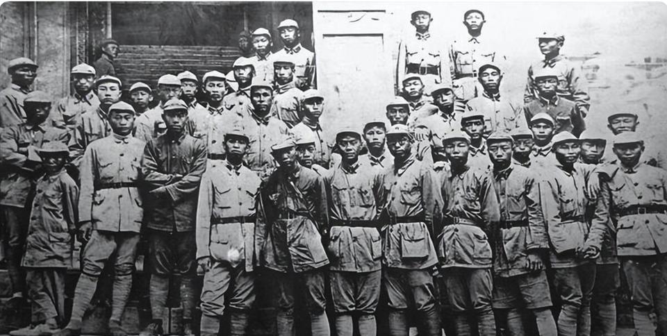 1943年，敌军司令韩德勤被俘。战士们请示陈毅，如何处置。陈毅思来想去，下了个