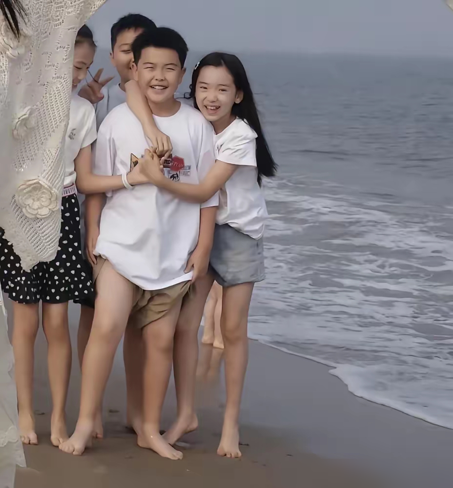 全网都在给陈思诚儿子算门当户对的账，断言百亿身家绝对看不上董璇女儿，结果现实狠狠抽了网友的脸。吃瓜群