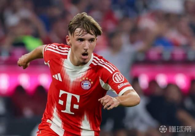 拜仁17岁小将卡尔的身价飙升至6000万元！不出意外，下一代绝代双骄可能就是卡尔