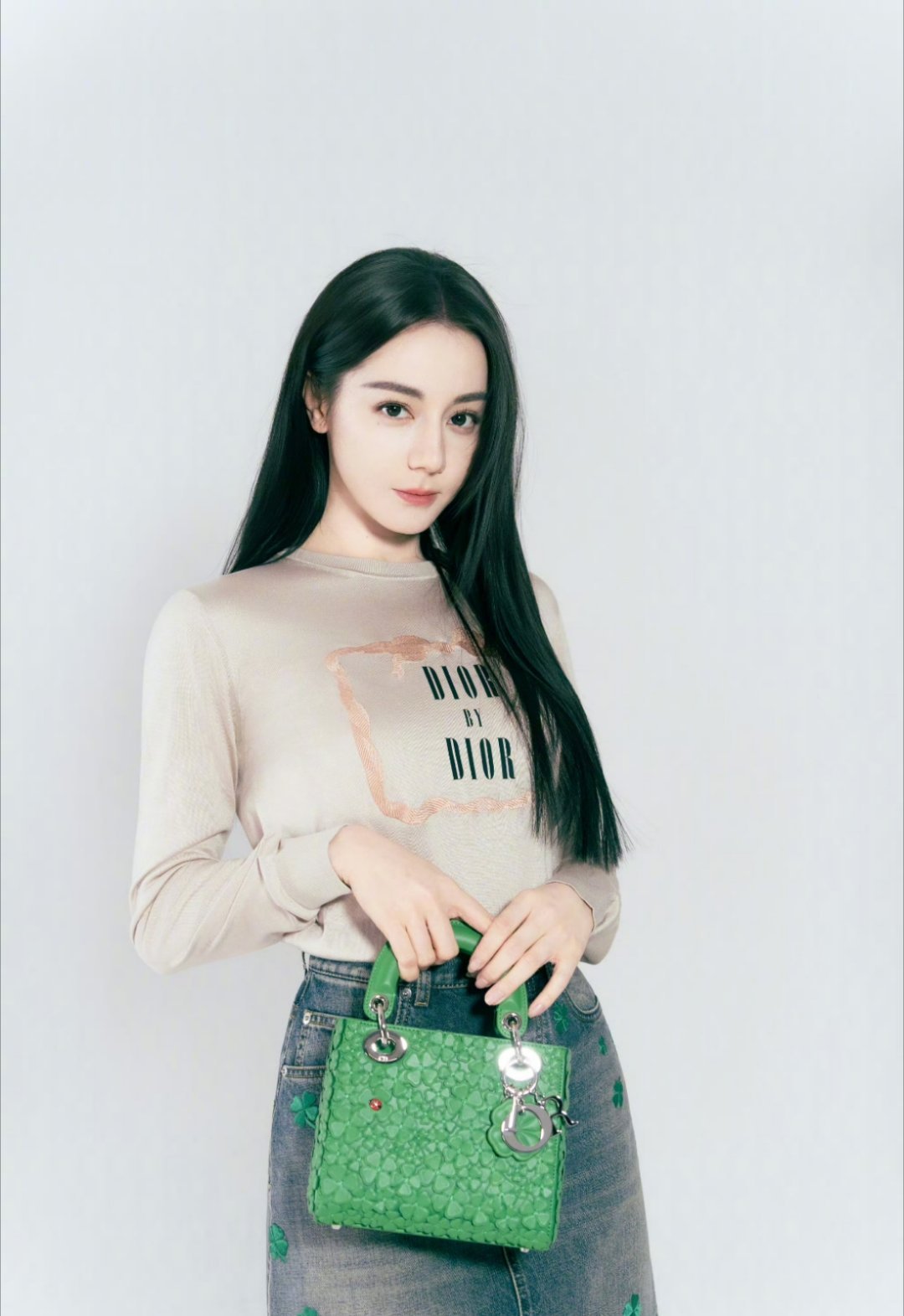 热巴好美！和巴巴一起开启好运！2026一定会越来越好～