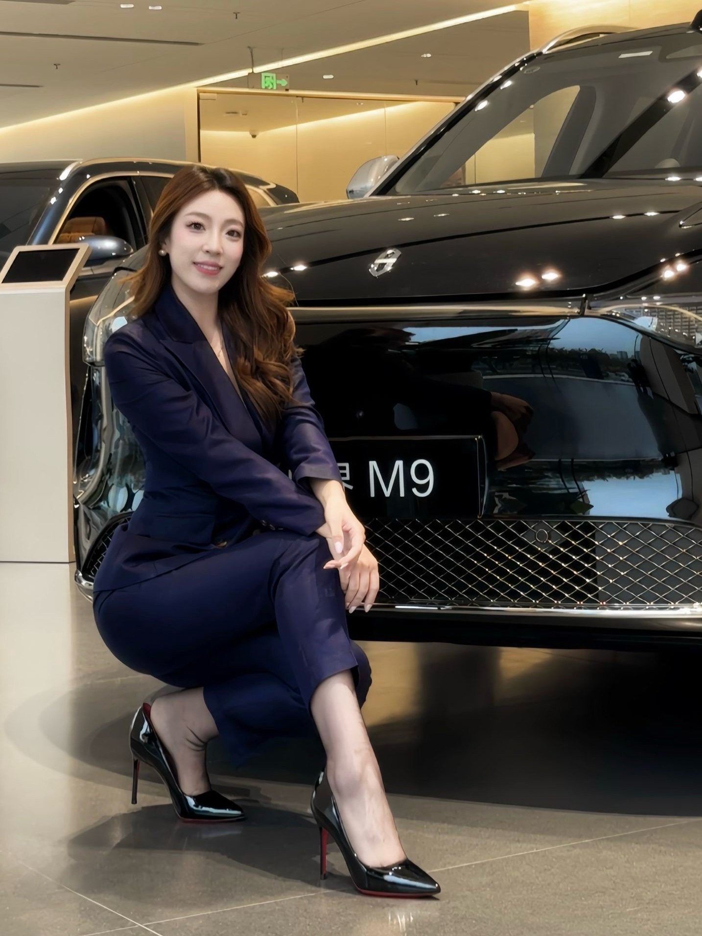 问界M9出来以后，油车大型SUV价位差不太多的都不太好卖了​​​