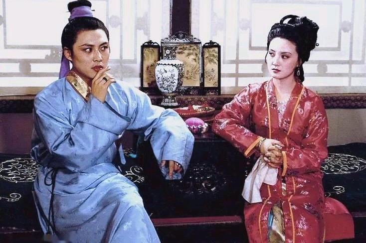 贾琏对王熙凤的感情，何时彻底碎了？不是花心，是这一件事断了所有情分！尤二姐