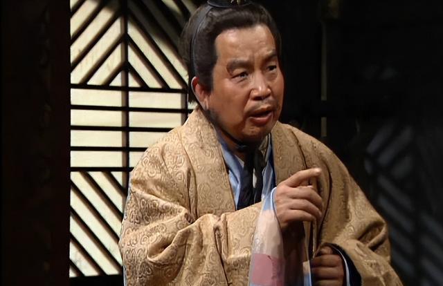 毒士贾诩被封太尉，为何却一眼看穿曹丕难成大业？公元220年冬天，曹丕称帝的第