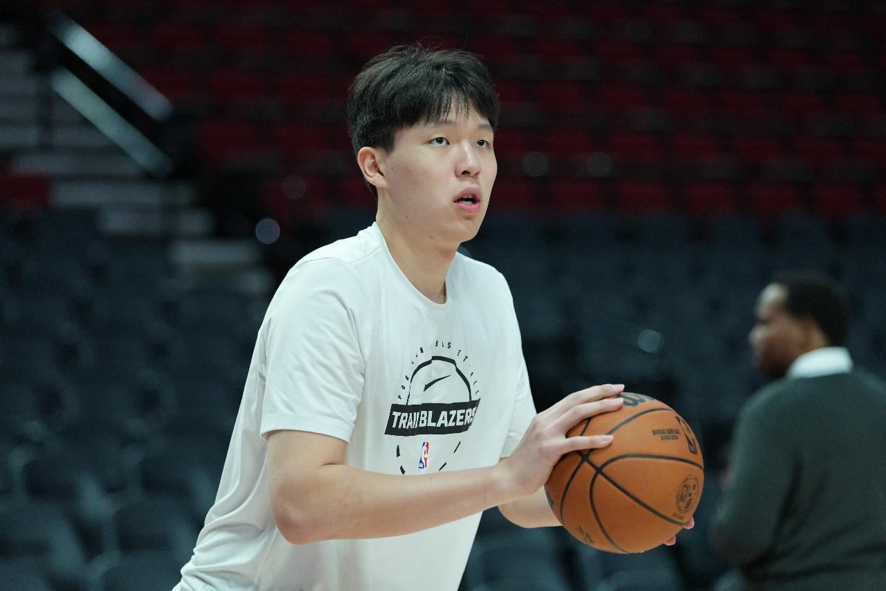 杨瀚森真是中国市场的宠儿!11中3仅得8分，没人买他不中用，更多人对他只有夸