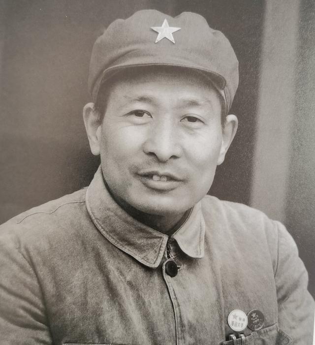 抗日战争时期，苏中军区有一个司务长王新民贪污公款数十元。部队经过研究，认为王新民