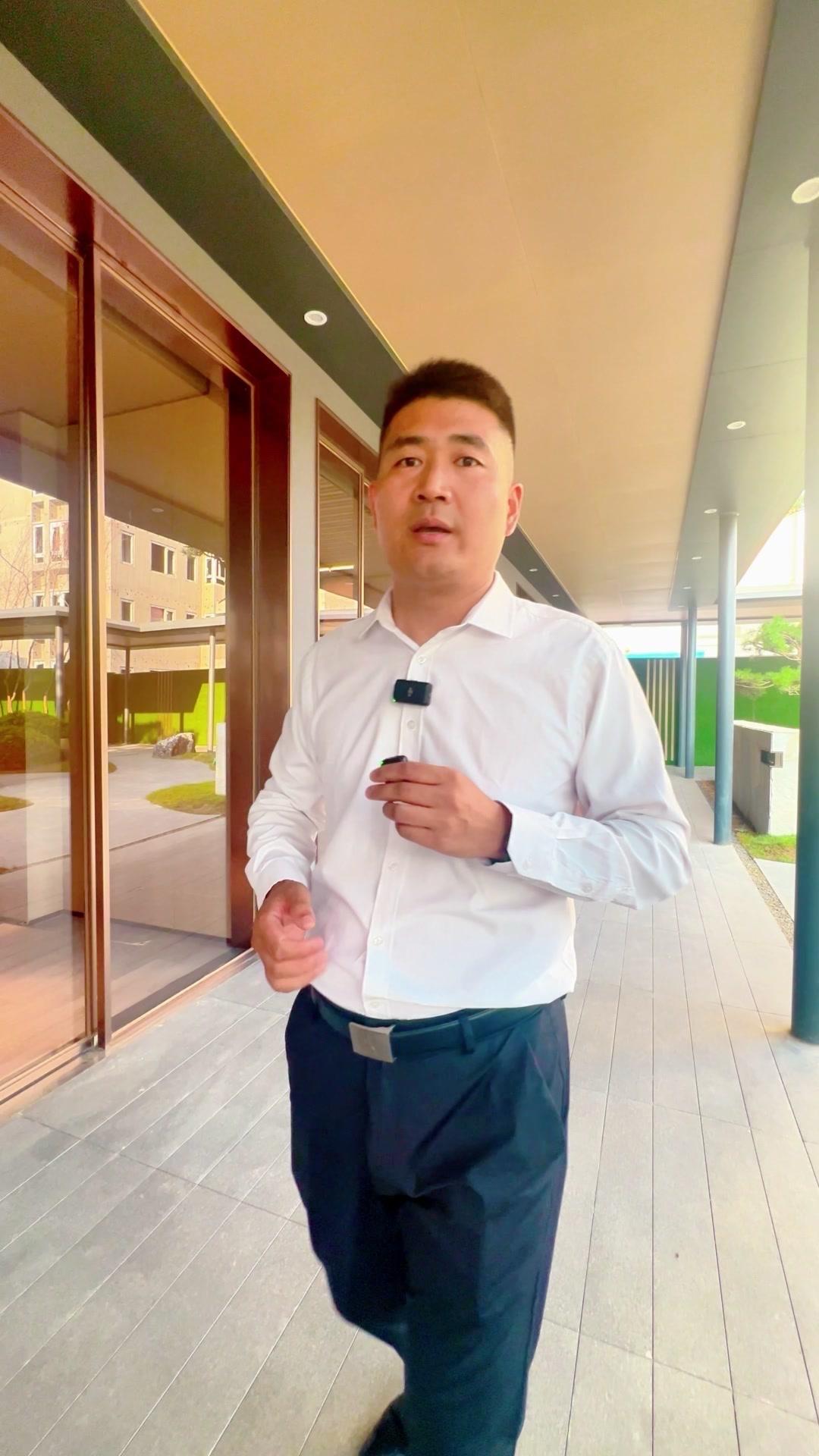 🌳城南樊川公园，距离公园很近，去秦岭各个峪口很方便。设施：下沉会所、架空层