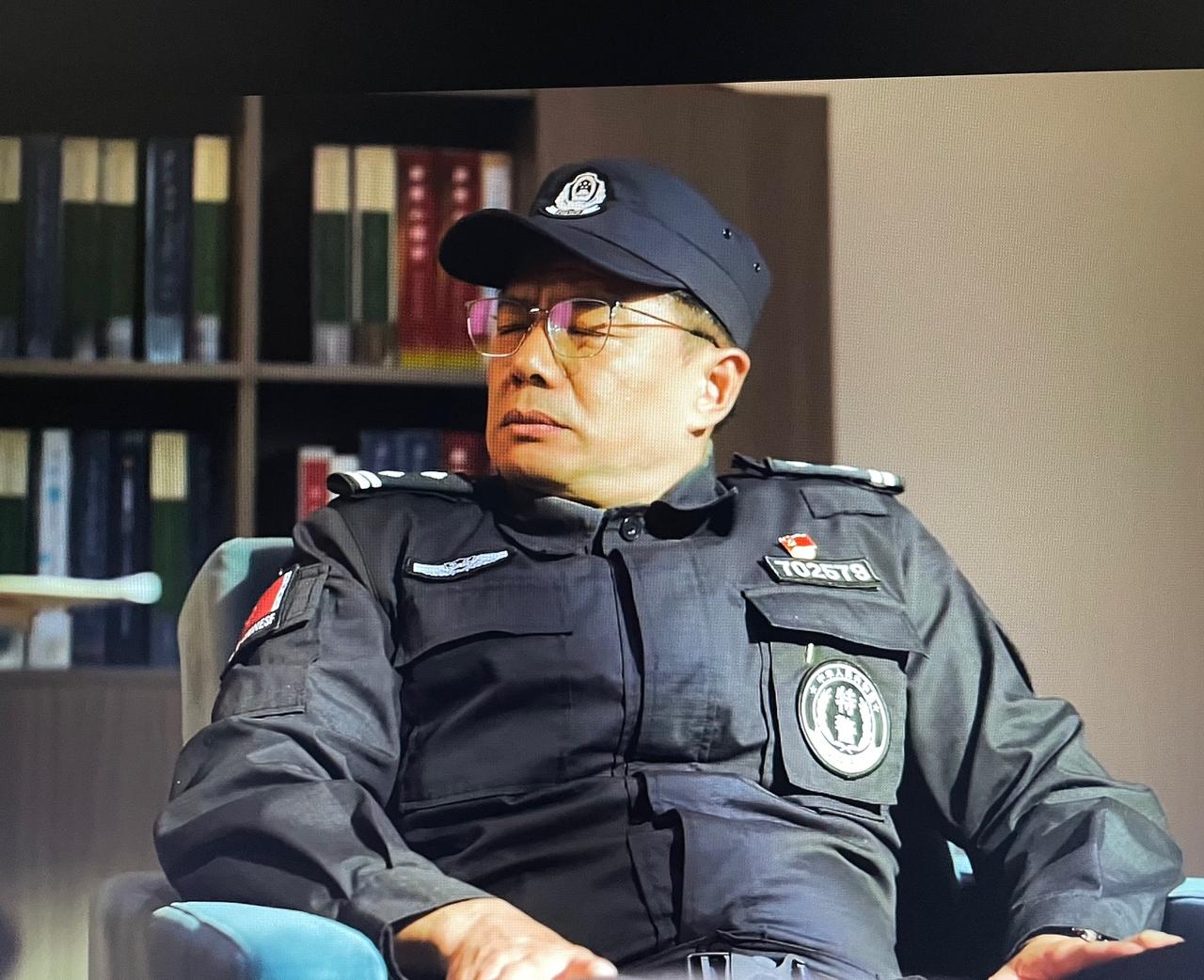 《藏锋》：“彦彦猪”好傲娇！段奕宏这部剧挨骂挨惨了！他饰演的谭彦，被称为“字