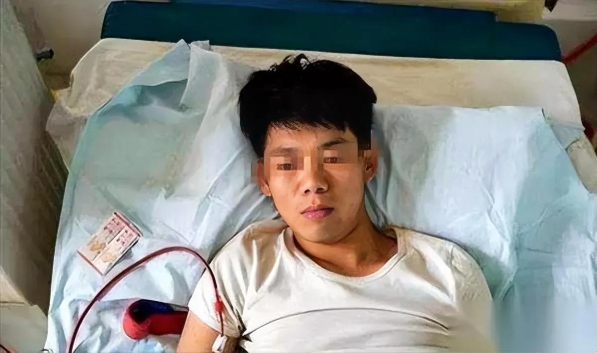 17岁，他拿肾换iPhone。两周后，手机还在，人却先“碎”了。不是段子