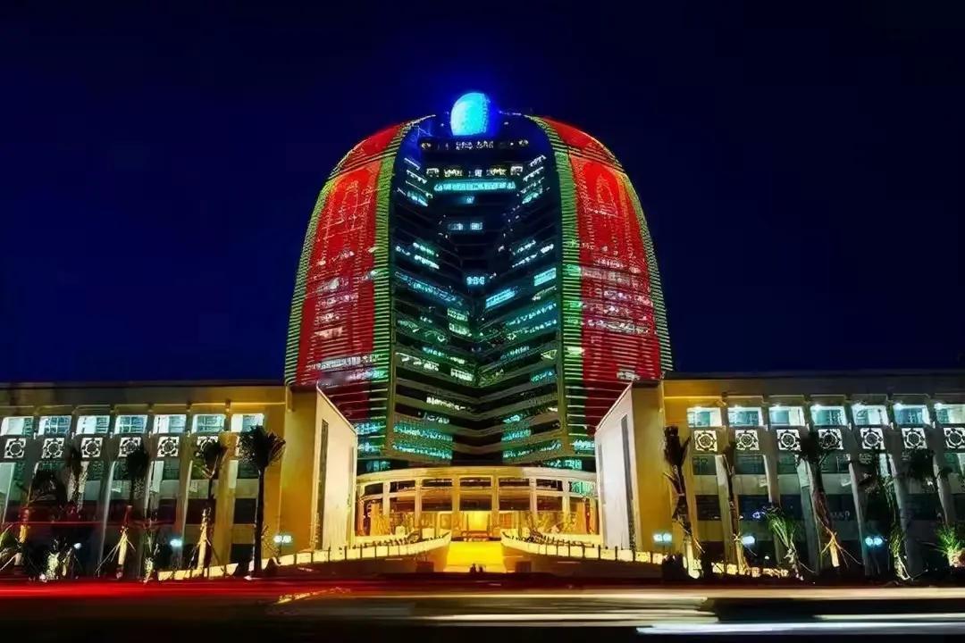 眼看他起高楼，眼看他宴宾客，眼看他楼塌了！海航集团原董事长陈峰终于尘埃落定，被判