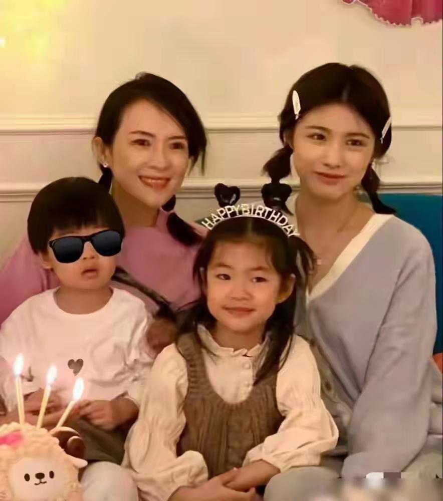 葛荟婕在直播里说“子怡好，我服了”，这句话听着简单，葛荟婕是什么人？当年跟汪