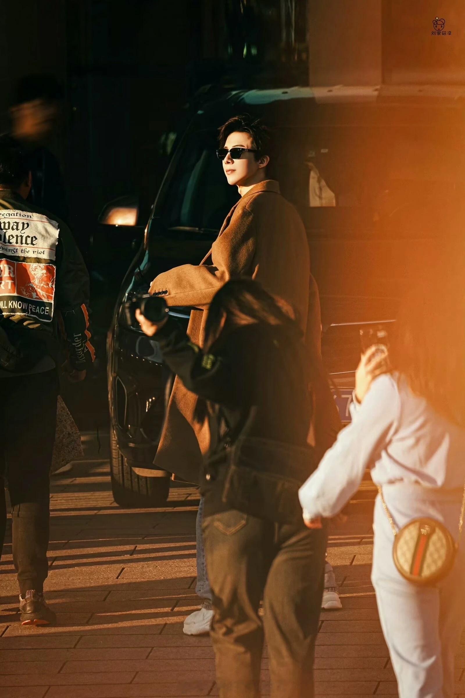 镜头追着光，光追着你，路过的风都在替人群轻声说“今天也好喜欢你”刘宇宁新歌若没有