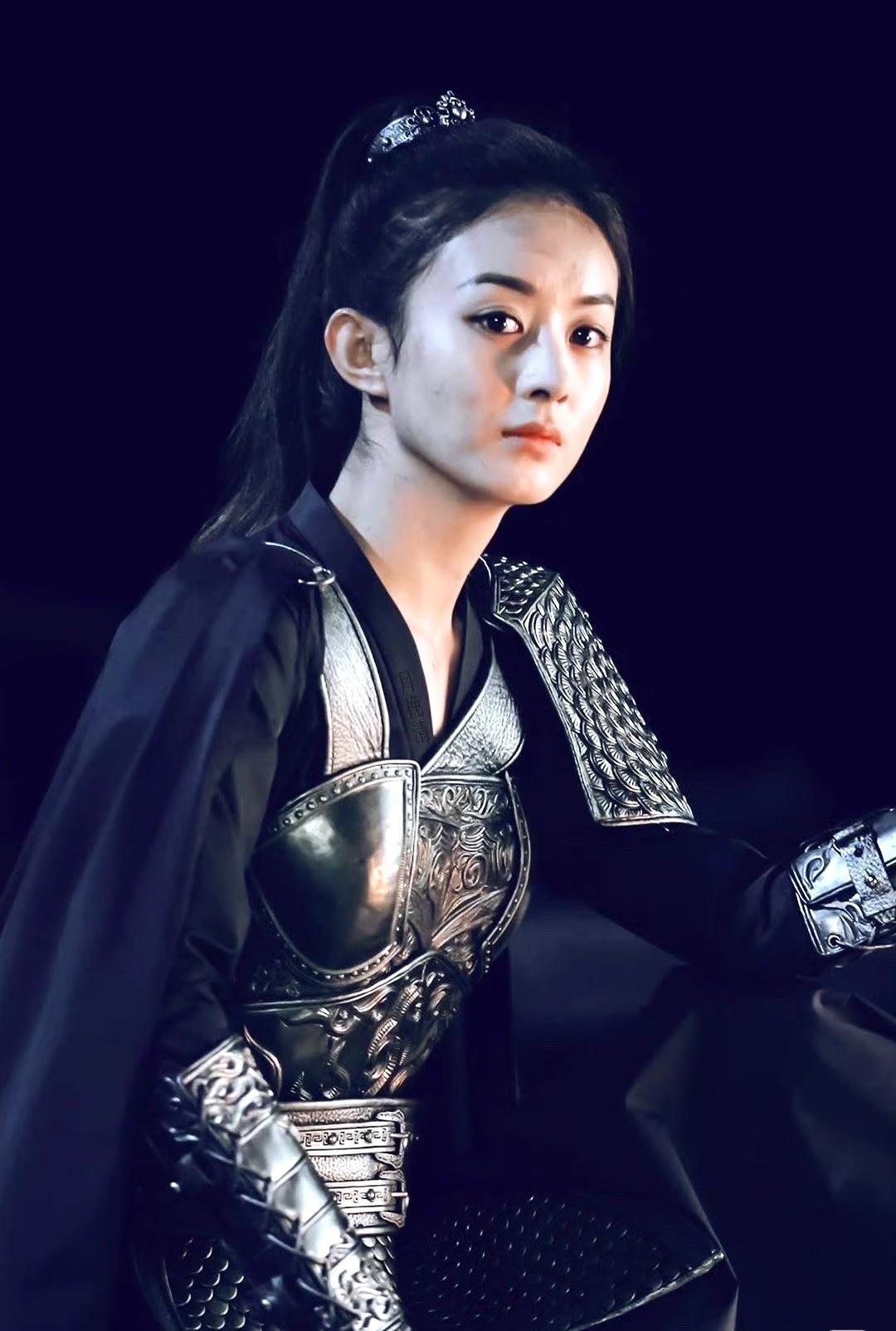 这么一对比，终于知道《逐玉》有多离谱了。在《楚乔传》里，赵丽颖一娇滴滴的女孩