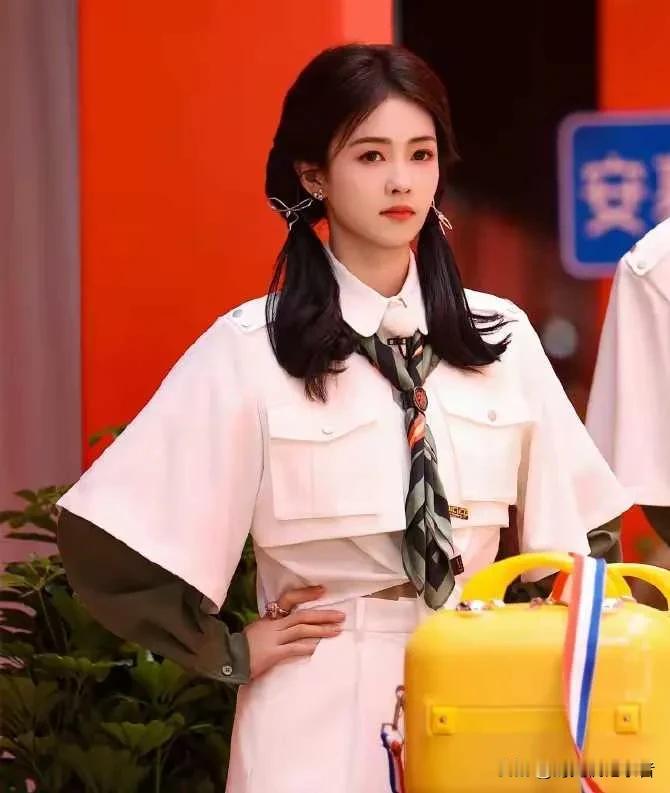 白鹿怎么就成了综艺节目常驻嘉宾，不担心综艺感影响未来拍戏吗？白鹿首次加入《奔跑