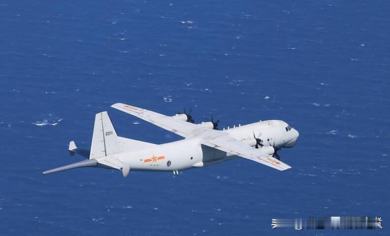 规则变了！美军飞行员在万米高空瑟瑟发抖，因为这次盯着他们的对手，根本没有心跳。翼