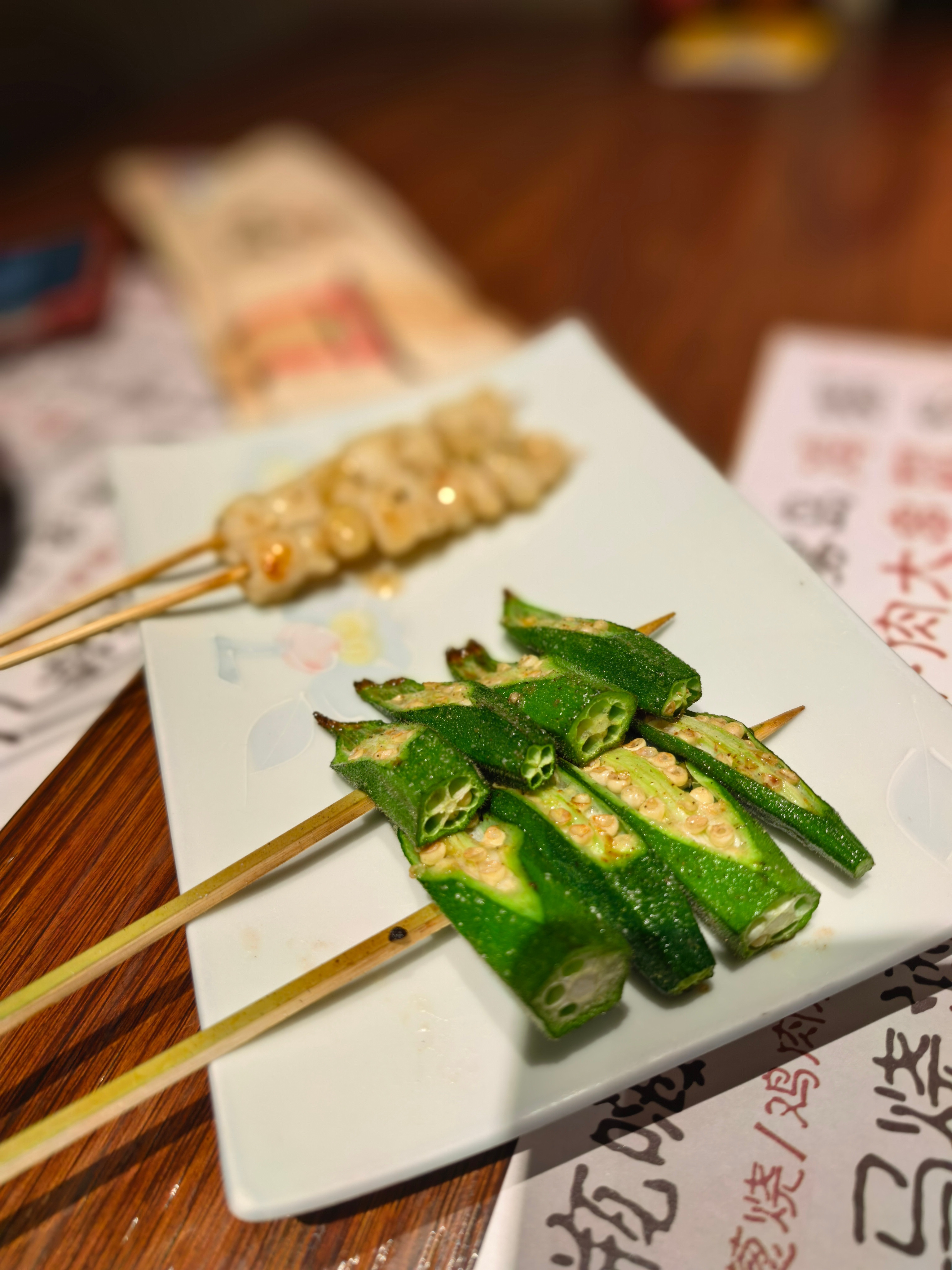 实在不知道吃什么就来烧鸟老板特好，每次都多送我两串[滑稽笑]​​​