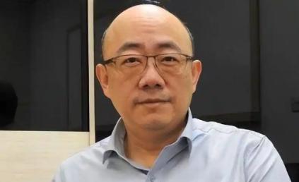 郭正亮：两岸要是真统一了，岛上那17万职业军人该往哪儿摆？这确实不是件小