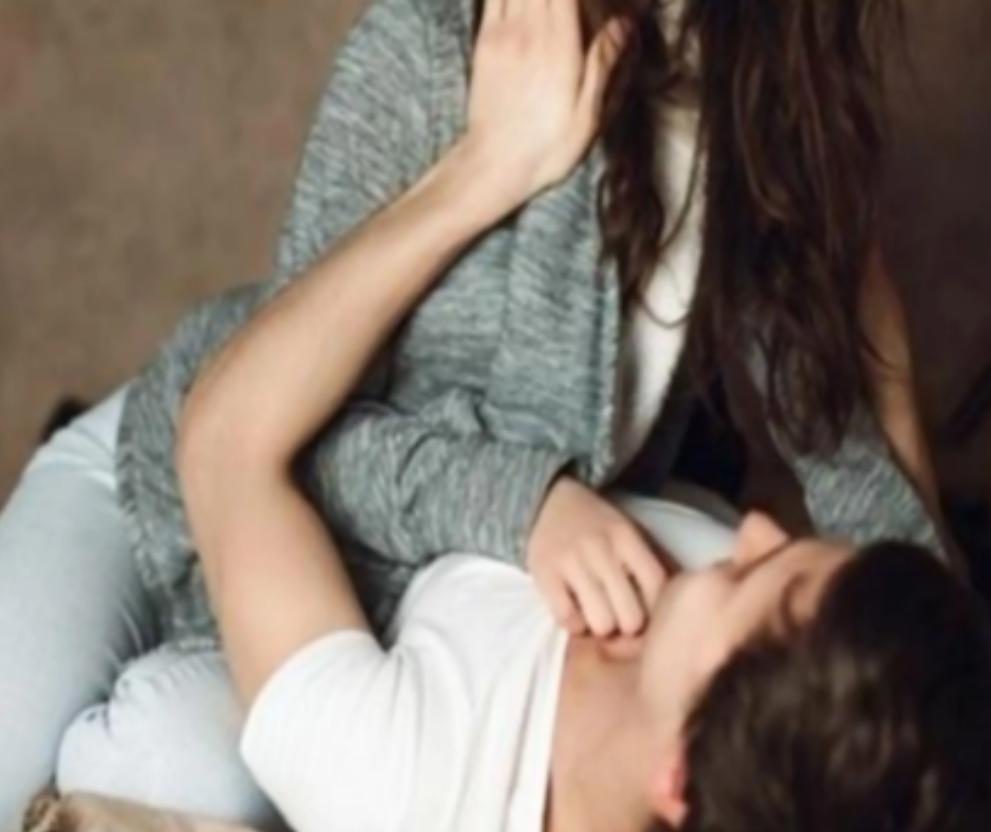 舔狗的悲哀！浙江嘉兴，男子终于将漂亮女神追到手，两人在酒店甜蜜了好几天，男子各种