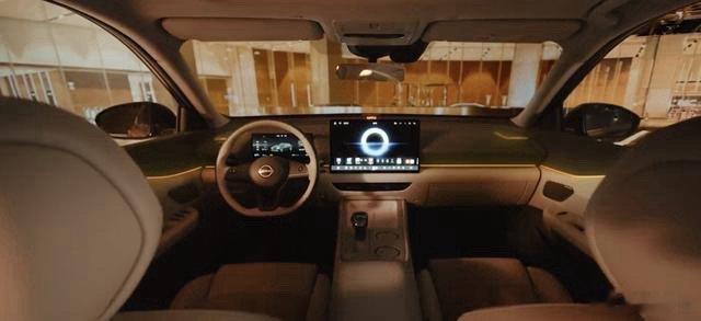 最近盯中型车市场的朋友，得重点看这款——新款日产天籁·鸿蒙座舱刚放了内饰细节，关