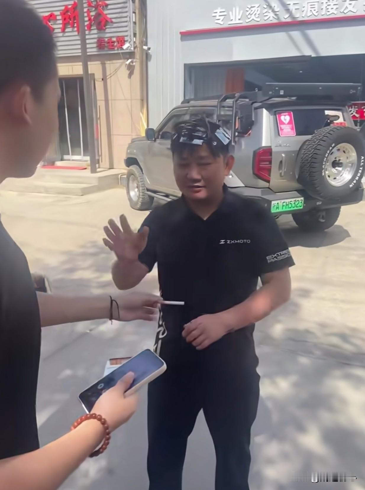 网友：张哥太整头发呀！张雪：婆娘说我该改变一下了网友：张哥整杆华子嘛！张雪
