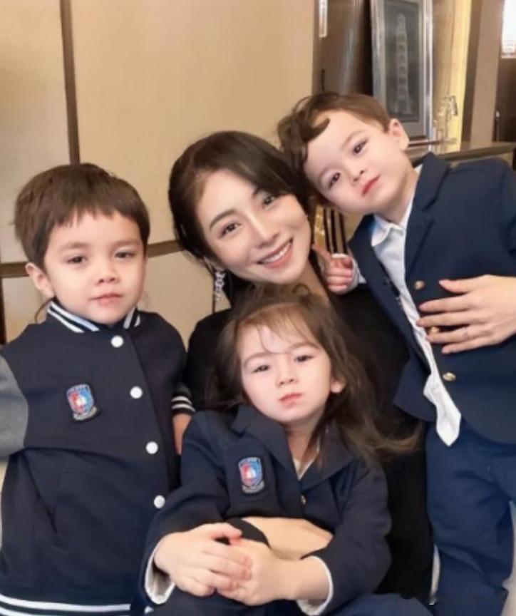“我不需要男人！”2018年，山东29岁女孩重金购买英国男性精子，一口气生了3个
