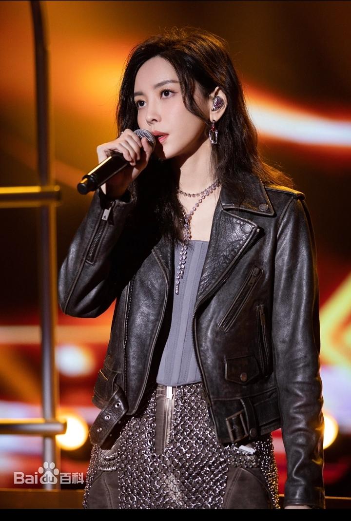 截至2026年2月2日18时，于文文最新情况：无生命危险，仍在住院观察，身体已平