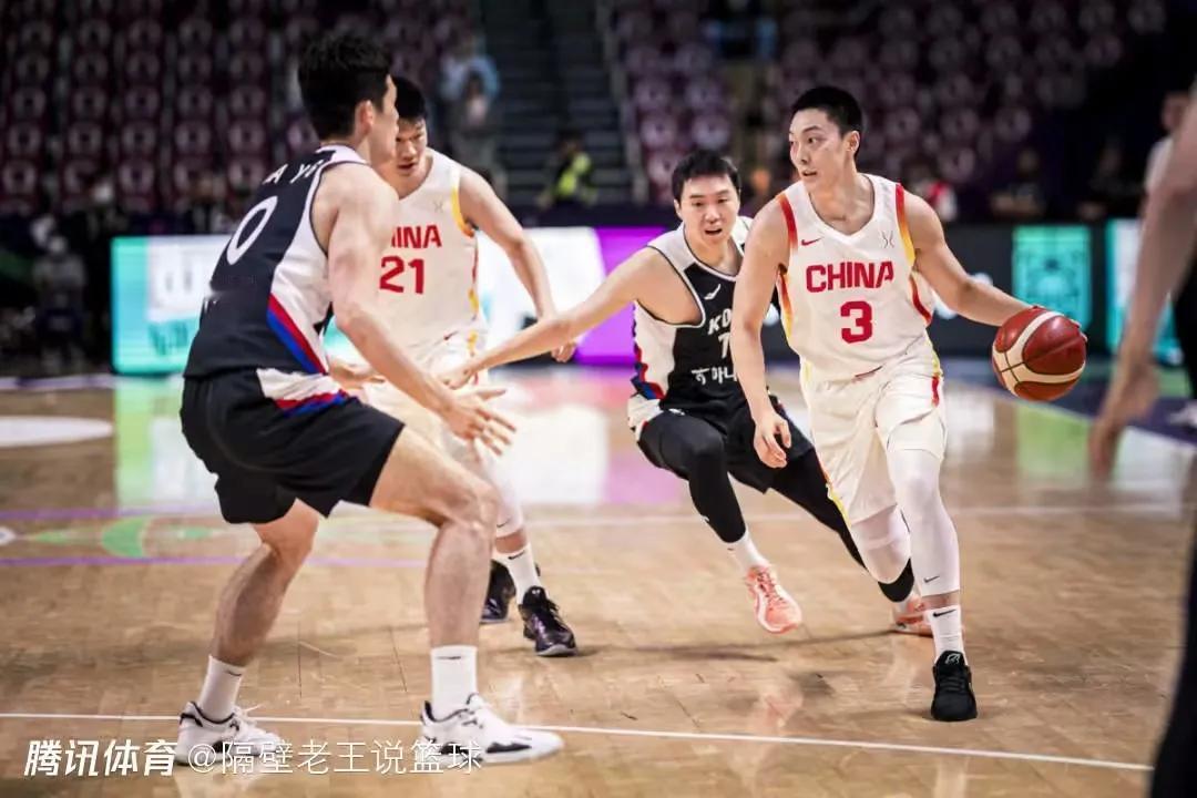 中韩4强争夺赛79：71，中国队赢得实在令人无语：1.胡明轩是个神经刀吗？7中