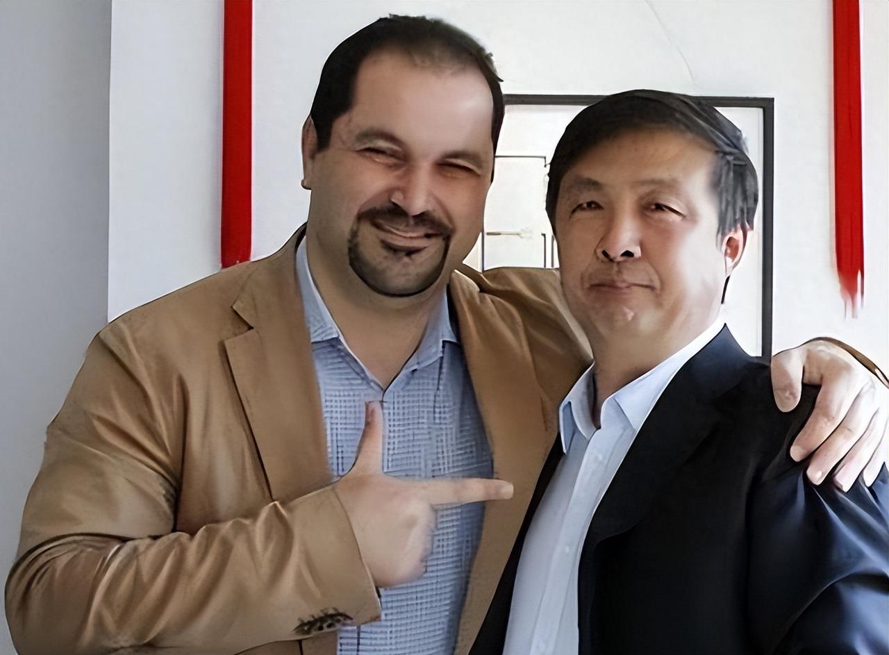 吃里扒外的“投降专家”引众怒，新华社痛批“软骨头”！他们竟都是高知分子！ 